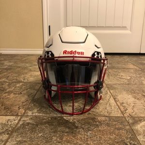 Riddell Large Speed Flex in White With Arrogant Red Face Mask